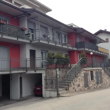 Casa Lampone Apartment *